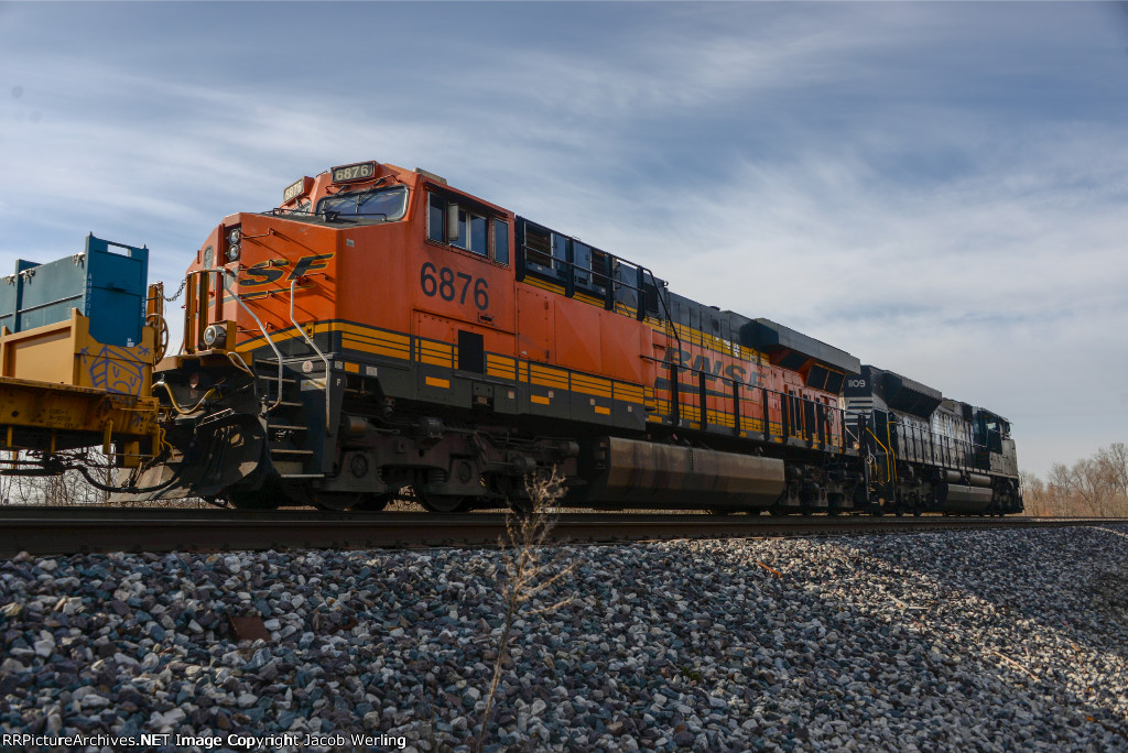 BNSF 6876